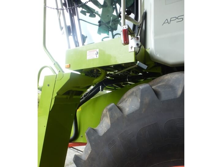 Back ladder on combine harvester