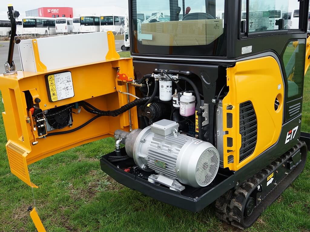 Engine on mini excavator Bi-energy