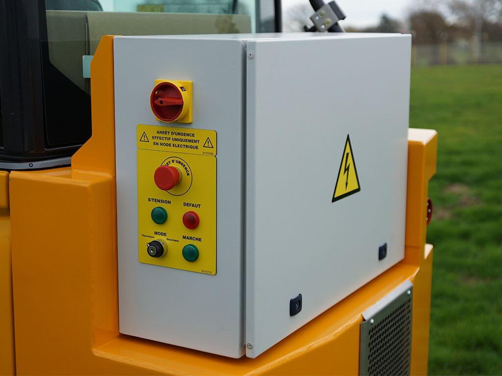 Control on mini excavator Bi-energy